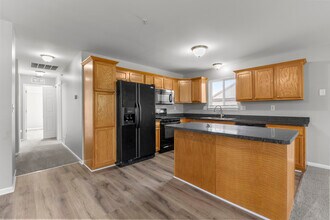 Turnberry Court in Southgate, MI - Foto de edificio - Building Photo