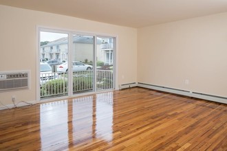 Kentwood Village in Brick, NJ - Building Photo - Building Photo