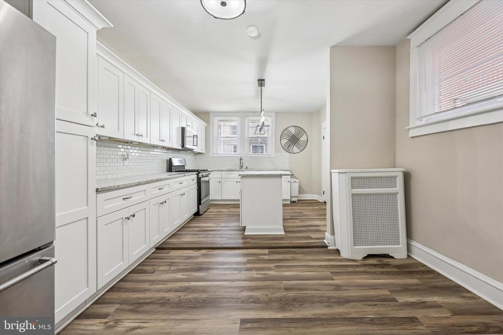 2423 76th Ave in Philadelphia, PA - Building Photo