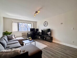 44 Lafayette Ave, Unit 104 in Chelsea, MA - Building Photo - Building Photo