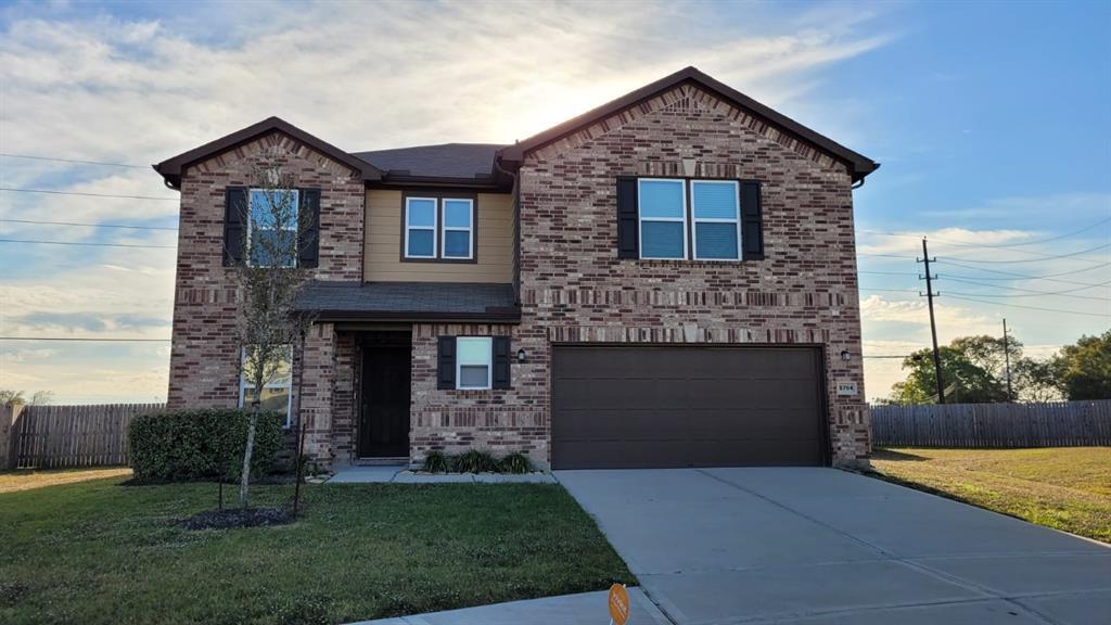 5704 Bluebonnet Ln in Rosenberg, TX - Building Photo