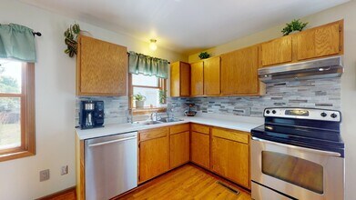 5440 Frost Dr in Ames, IA - Building Photo - Building Photo