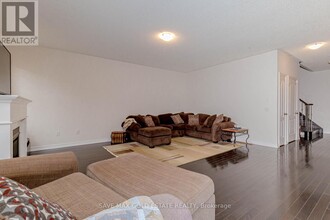 18 Hamilton Ct in Caledon, ON - Building Photo - Building Photo