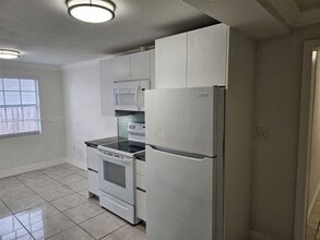 651 SW 66th Ave in Miami, FL - Building Photo - Building Photo