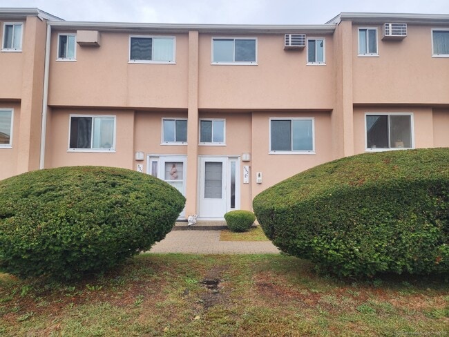 property at 552 Shennecossett Rd