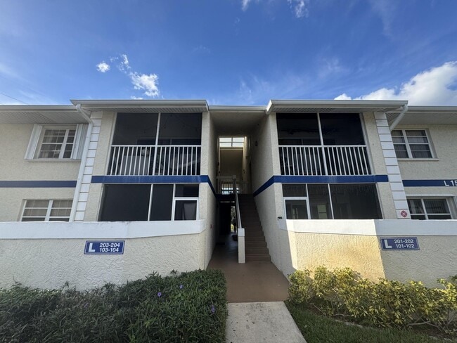 property at 1526 SE Royal Green Cir