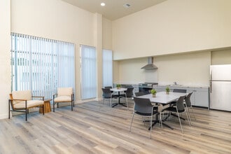 Naranja Apartments in San Diego, CA - Building Photo - Building Photo