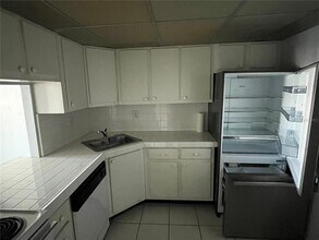 2760 Coconut Bay Ln in Sarasota, FL - Building Photo - Building Photo