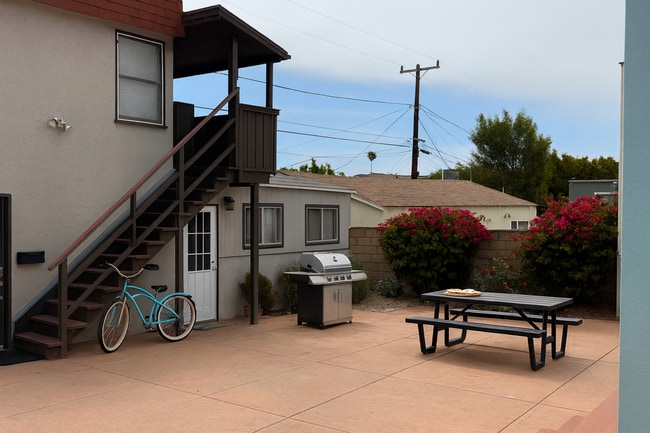 131 Montecito Ave, Unit B in Pismo Beach, CA - Building Photo - Building Photo