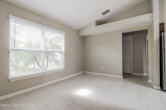 370 Dandurand St SW in Palm Bay, FL - Building Photo - Building Photo