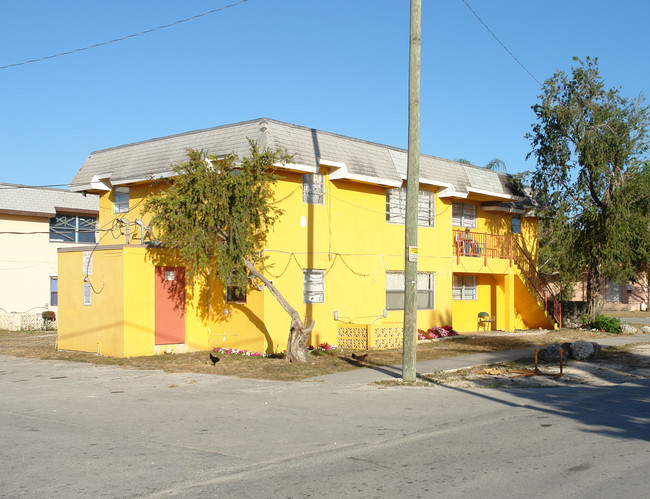 502 NW 2nd St in Homestead, FL - Building Photo - Building Photo