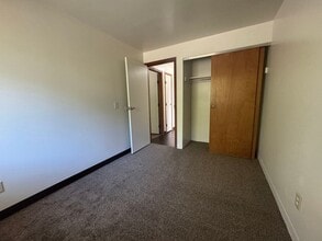 4563-4569 Croftshire Dr in Kettering, OH - Building Photo - Building Photo