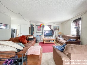 75 Magoun Ave in Medford, MA - Foto de edificio - Building Photo