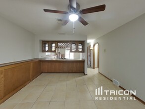 11844 Van Buren St NE in Blaine, MN - Building Photo - Building Photo