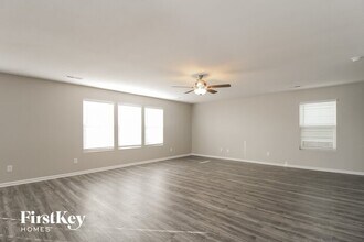 4725 Tuliptree Dr in Greensboro, NC - Building Photo - Building Photo