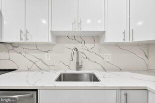 1638 K St NE in Washington, DC - Building Photo