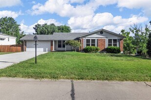 1109 Brittany Pkwy in Manchester, MO - Building Photo