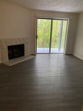 Panther Lake Apartments in Federal Way, WA - Building Photo - Building Photo