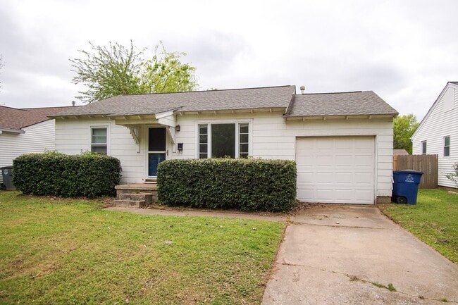 4950 S Detroit Ave in Tulsa, OK - Foto de edificio - Building Photo