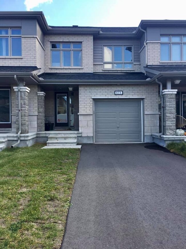property at 616 Parade Dr