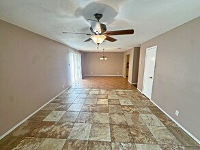 6154 Ashley Spring in San Antonio, TX - Building Photo - Building Photo