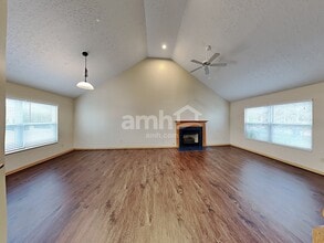 5213 Echelon Dr in Canal Winchester, OH - Foto de edificio - Building Photo