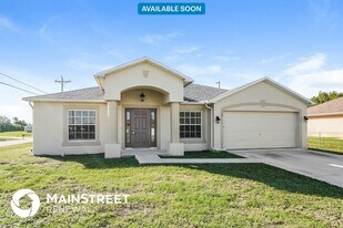 130 NE 11th Terrace in Cape Coral, FL - Building Photo