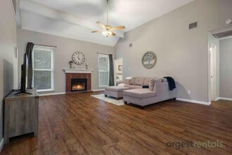 4143 Norway Ln in Grand Prairie, TX - Foto de edificio - Building Photo