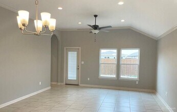 4 Grove Ln in Brownsville, TX - Building Photo - Building Photo