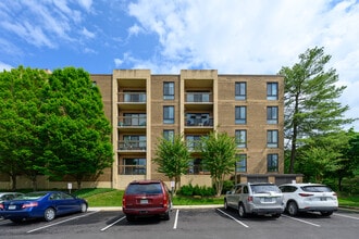 The Plaza Condominium in Alexandria, VA - Building Photo - Building Photo