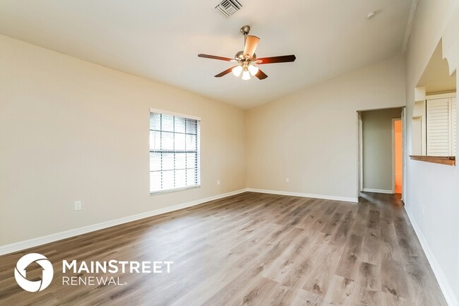 2222 NW 2nd St in Cape Coral, FL - Foto de edificio - Building Photo