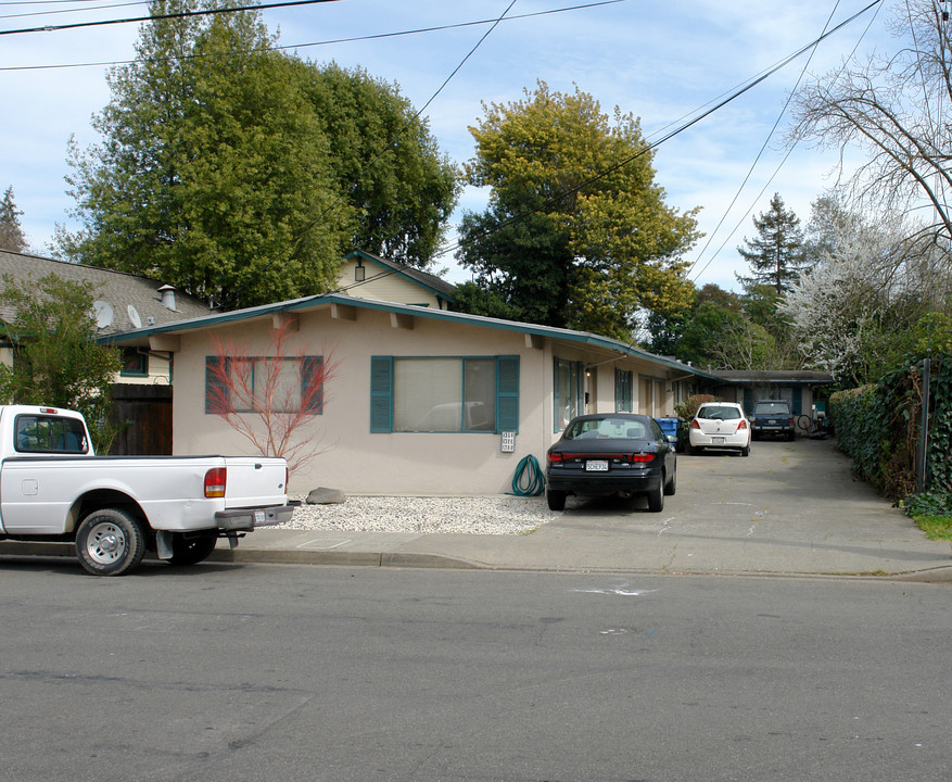 1384-1386  1388 Slater St in Santa Rosa, CA - Building Photo