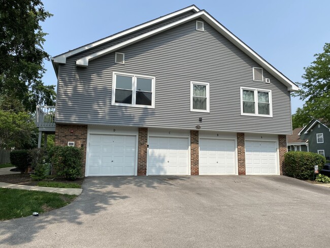 property at 2743 Wayfaring Ln