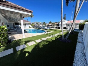 5510 Bayview Dr in Fort Lauderdale, FL - Building Photo - Building Photo