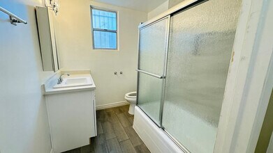2328 N Ontario St, Unit A in Burbank, CA - Foto de edificio - Building Photo