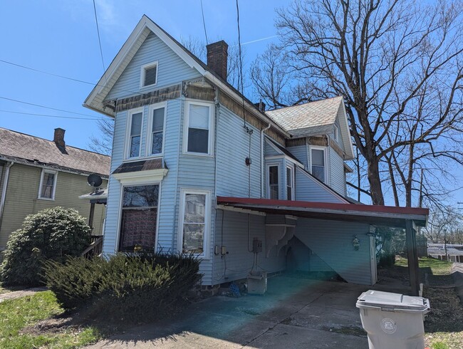 740 Park Ave in Meadville, PA - Foto de edificio - Building Photo