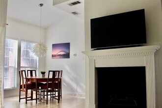 700 S 1st St in Austin, TX - Building Photo - Building Photo
