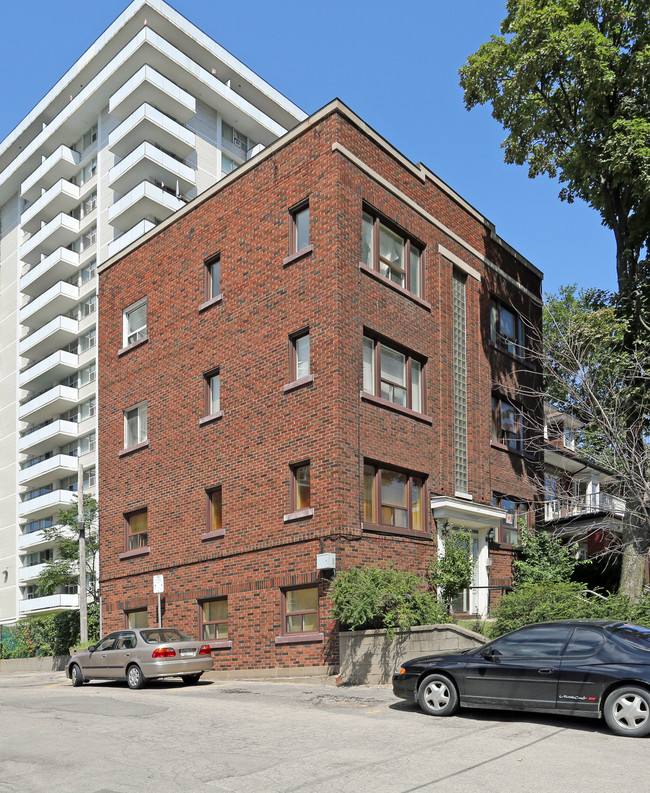 Sunrise Manor in Hamilton, ON - Building Photo - Primary Photo