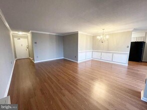 4600 S Four Mile Run Dr in Arlington, VA - Building Photo - Building Photo