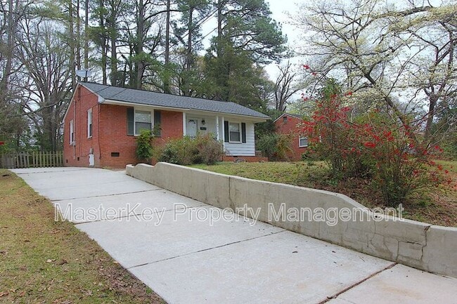 2413 Derby Dr in Raleigh, NC - Building Photo - Building Photo