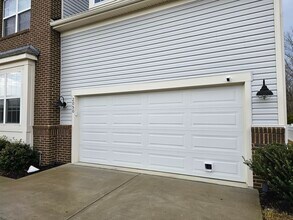 2050 Whithorn Hl in Warrenton, VA - Foto de edificio - Building Photo