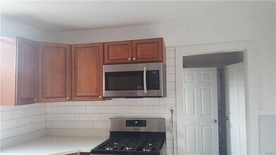 14-16 Horton Ave, Unit 1st Floor in New Rochelle, NY - Building Photo - Building Photo