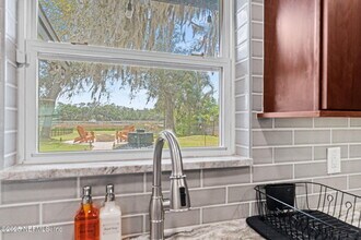 256 Baisden Rd in Jacksonville, FL - Foto de edificio - Building Photo