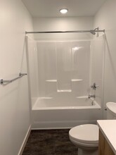 3924 Trinity Rd in Duluth, MN - Building Photo - Building Photo