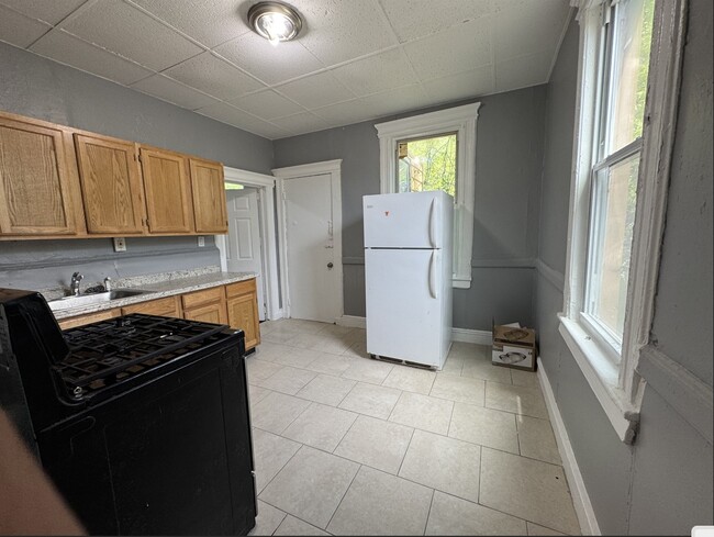 112 Grant Ave, Unit 1