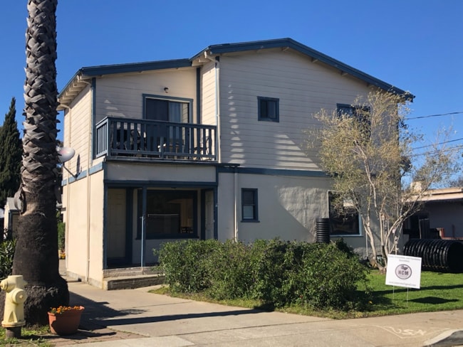 1221 Beacon Ave in San Mateo, CA - Building Photo - Building Photo