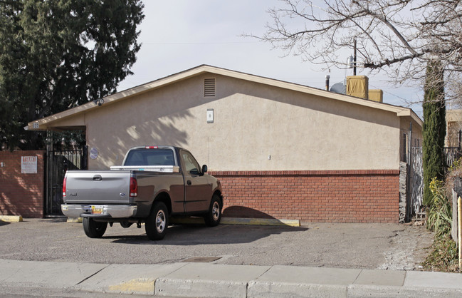 123-127 General Arnold St NE in Albuquerque, NM - Building Photo - Building Photo