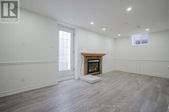 570 Springview Dr in Pickering, ON - Building Photo - Building Photo