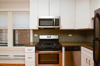 2425 N Kedzie Blvd in Chicago, IL - Building Photo - Building Photo