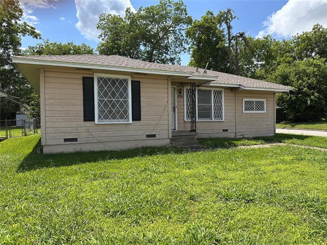 1234 N Travis St in Sherman, TX - Foto de edificio - Building Photo